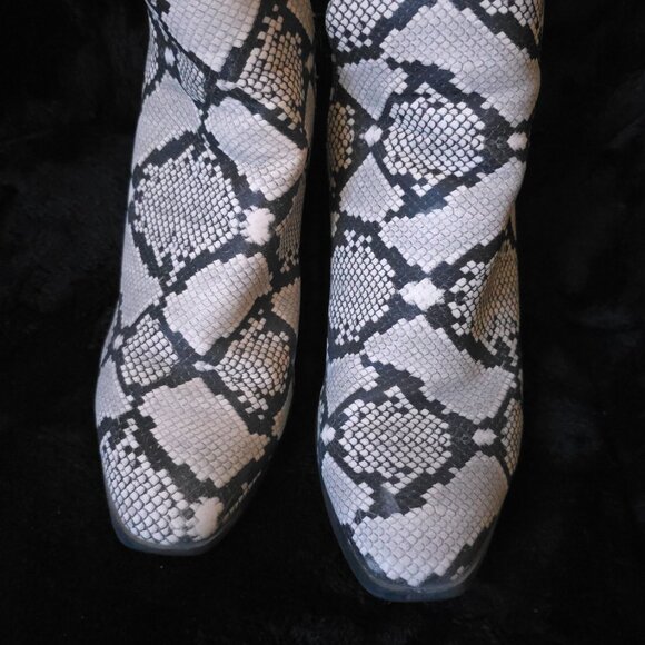 Snake Print Block Heel Ankle Booties, Size 10 - Picture 6 of 6